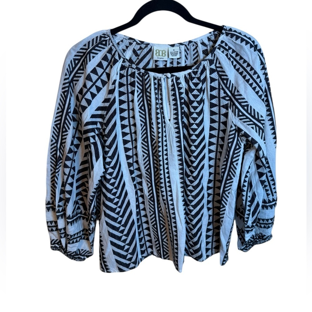 Nwt Boo Gemes Rosy Black and White Embroidered Blouse